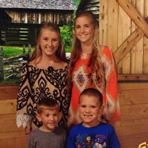 Meet your Posher, Kelli