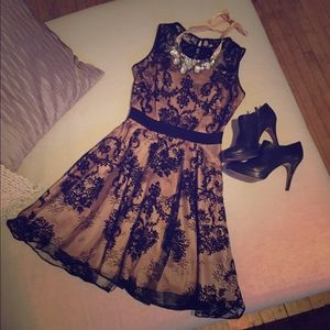 THE LIMITED lace party dress