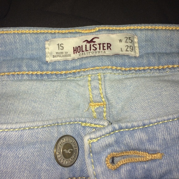 hollister lightwash jeans - Picture 2 of 3