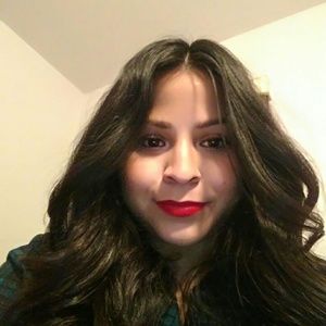 Meet your Posher, Eloisa