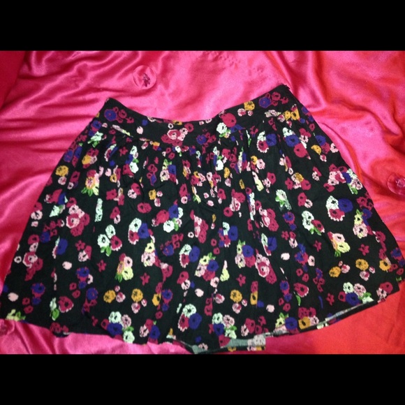 Flower skirt - Picture 1 of 2