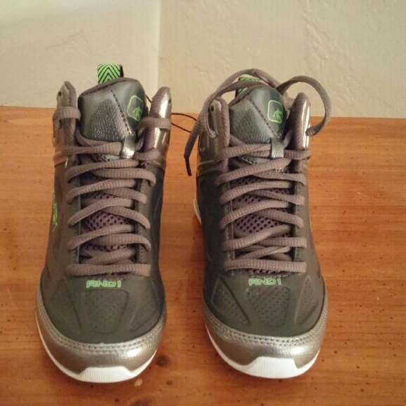 Green and grey and 1 shoes. Boys - Picture 1 of 1