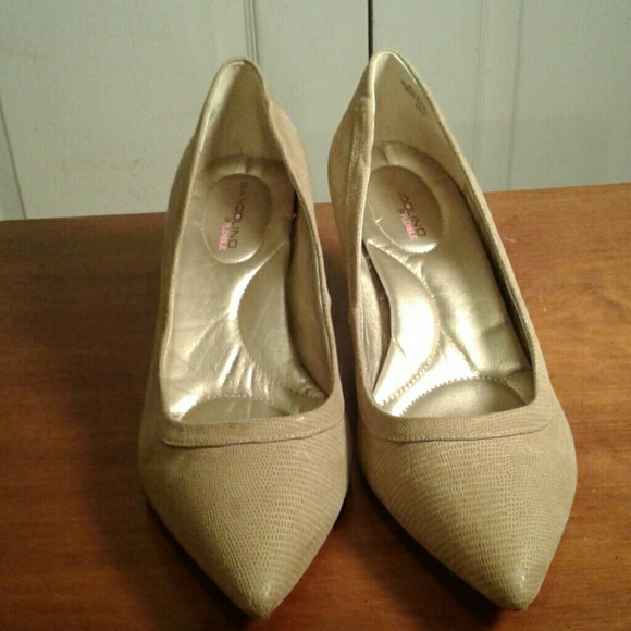 Bandolino  beige  2" inch heel
