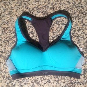 Victoria's Secret Incredible Sports Bra - Size 34B