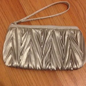 Formal wristlet