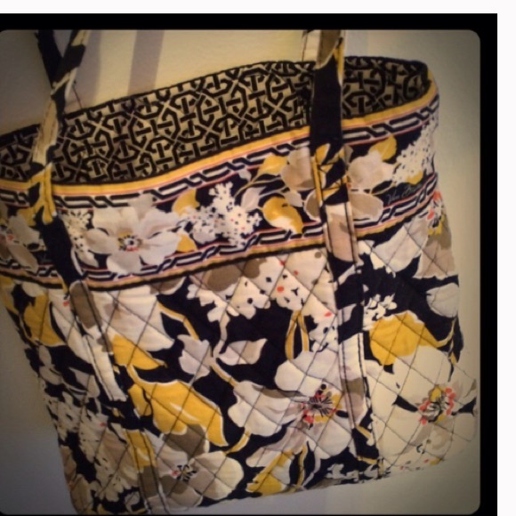 PRICE REDUCTION!🎉 Vera Bradley large dogwood tote