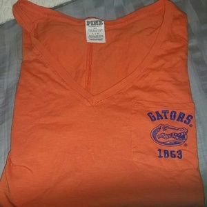 Gators shirt VS