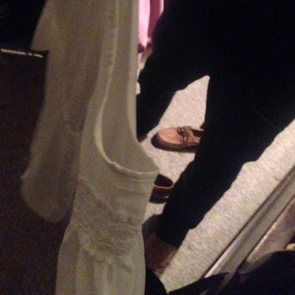 White romper - Picture 2 of 3