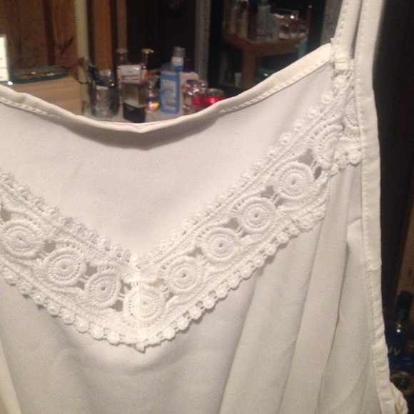White romper - Picture 3 of 3