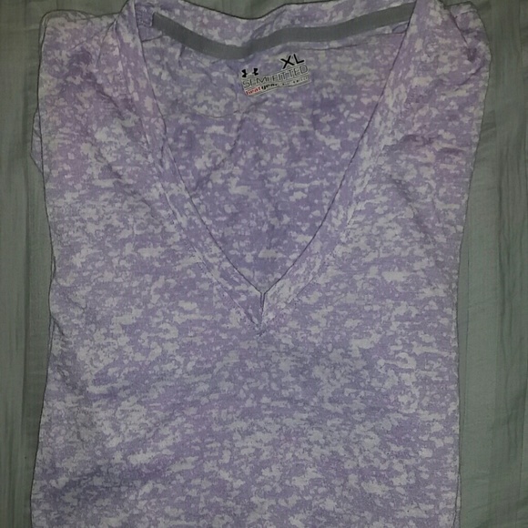 SOLDDD Under armour v neck