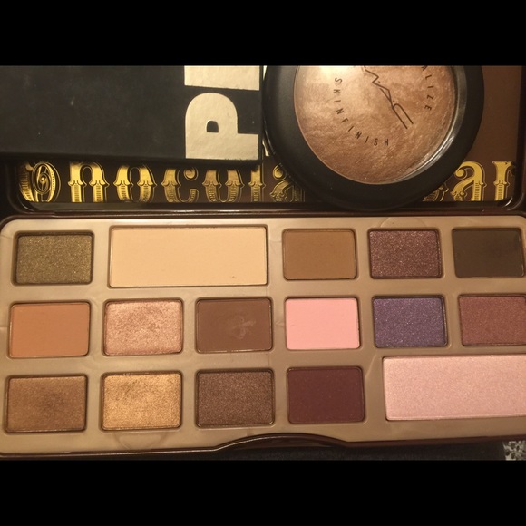 Too faced chocolate palette