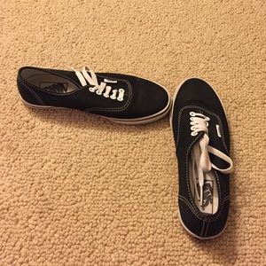 *BARLEY USED* Black and white vans