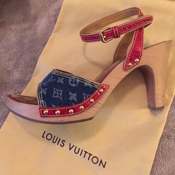 Louis Vuitton Heeled Sandal - Picture 2 of 3