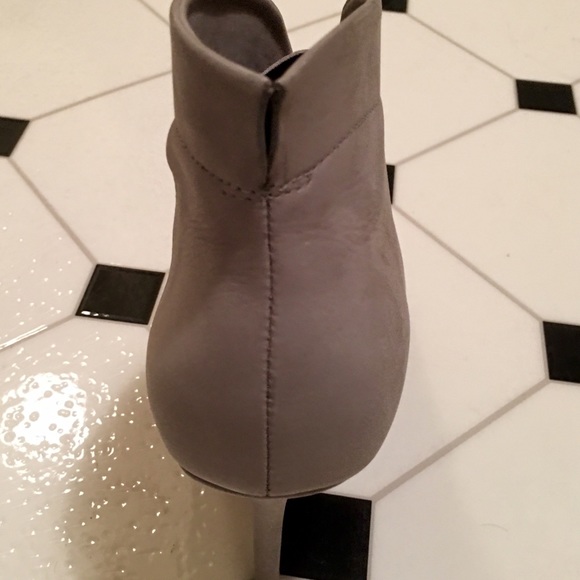 Aldo gray heeled booties.  Brand new - never worn. - Picture 3 of 3