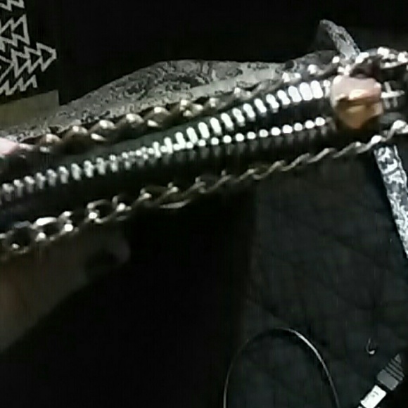 Pyramid Studded wallet - Picture 3 of 3
