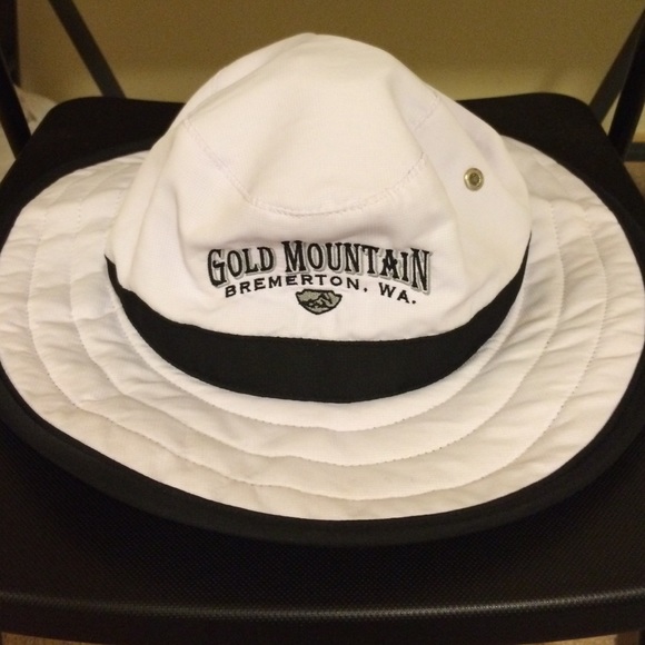 White Buckethat - Picture 1 of 1