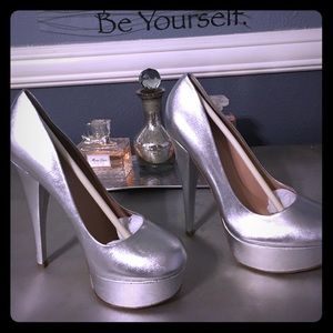 Alejandro Ingelmo silver platform pump