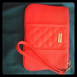 Express wristlet (coral)