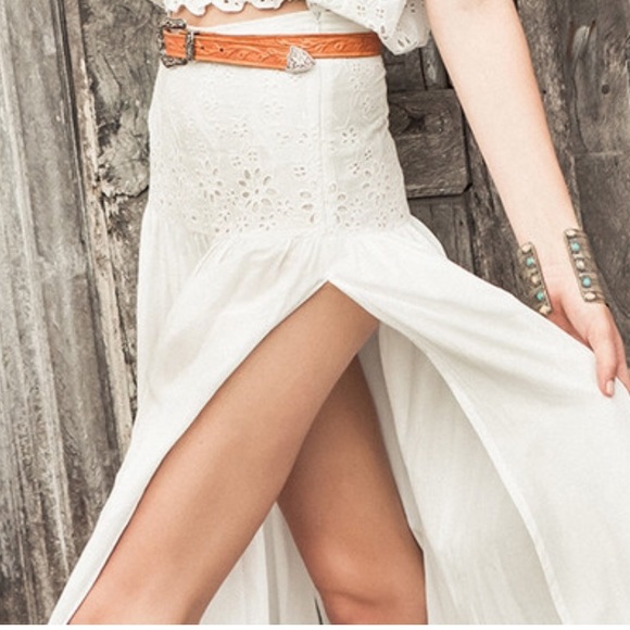 Bami split skirt 💃🏻💃🏻💃🏻 - Picture 2 of 3