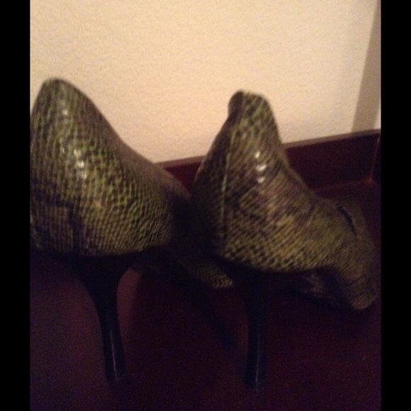 Killer Green Smooth Gator Heels 💃🏽