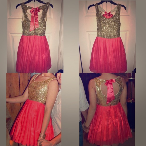 🌟SOLD 🌟 Gold and peach short dress!