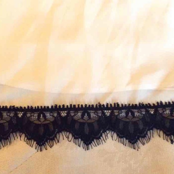 Off white and black lace top - Picture 3 of 3