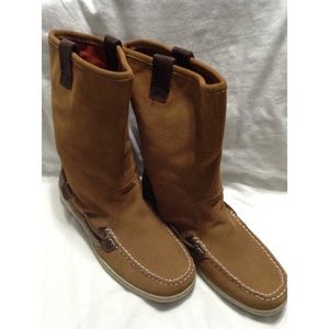 Sperry Mid Boots