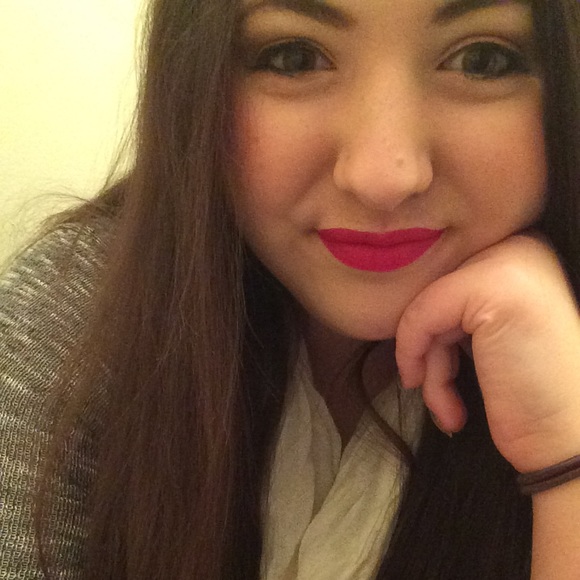 Meet your Posher, Lucy - Picture 2 of 4