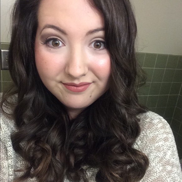 Meet your Posher, Lucy - Picture 3 of 4