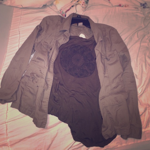 I'm selling this cute, comfortable shirt!