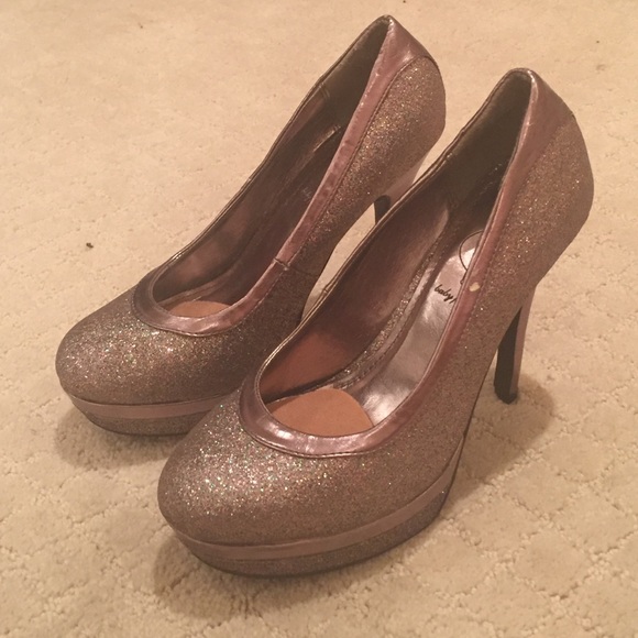 baby phat sparkly platform pumps size 6.5