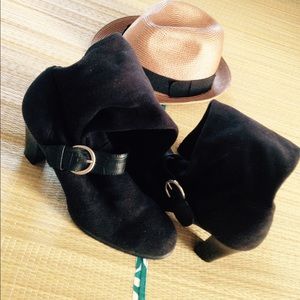 🌟 Black Predictions Knee Boots