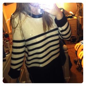 White and navy sweater FOREVER 21