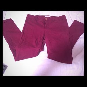 Maroon Jean leggings.