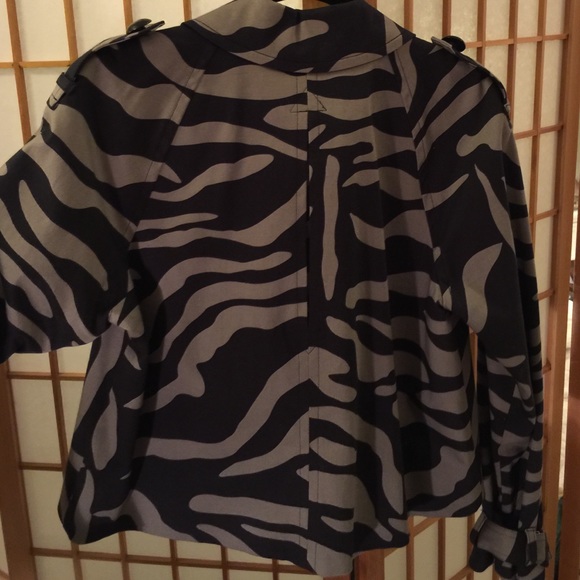 INC Cropped Jacket - Picture 3 of 4