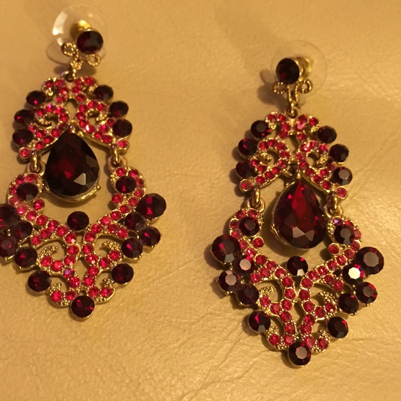 Chandelier earrings pink and burgundy
