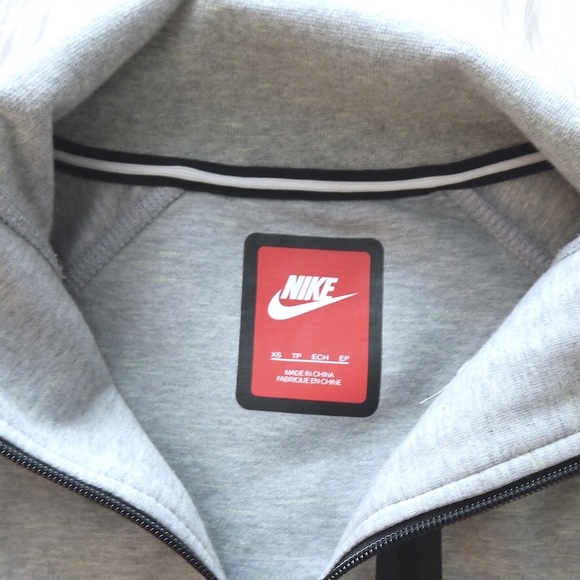 SOLD NIKE TECH FLEECE Moto Cape FULL-ZIP XS GRAY - Picture 3 of 4
