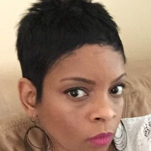 Meet your Posher, Tee