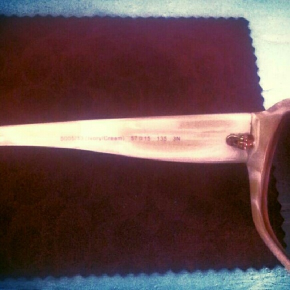 Coach Sunglasses - Picture 3 of 4