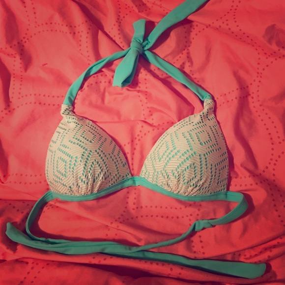 NWOT brand new never worn Hula Honey bikini top