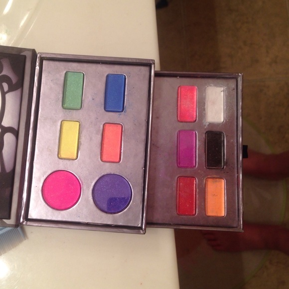 Amazing Lunatick Cosmetics Pallette