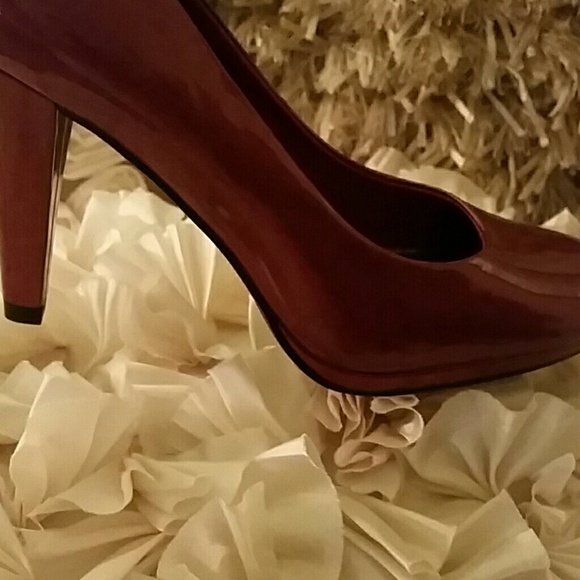 The Ruby Red Heel - Picture 2 of 4