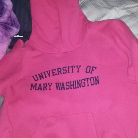 University of Mary Washington pink hoodie!