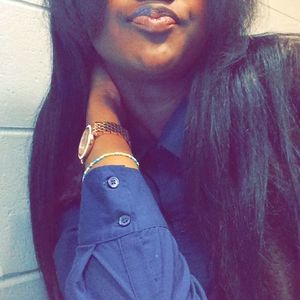 Meet your Posher, Nia