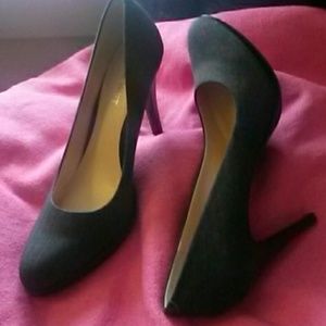 Dark grey pumps