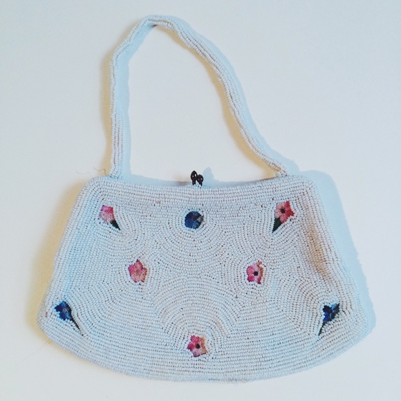 sweet vintage purse / fully beaded 🌸🌺