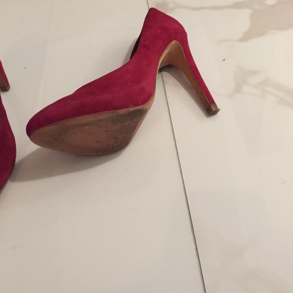 Deep red suede pumps - Picture 3 of 3