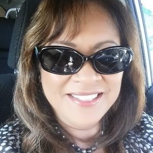 Meet your Posher, Dorena