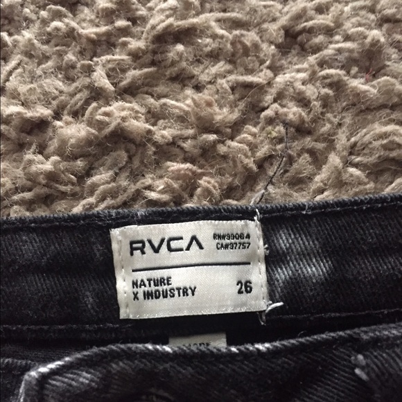 RVCA BLACK shorts - Picture 3 of 3