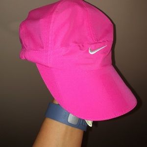 Nike FeatherLight hat!!
